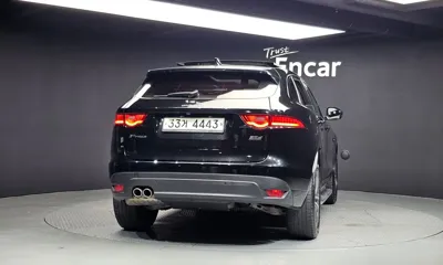 Jaguar F-Pace 2017, 92038 км, за 8270.97 USD