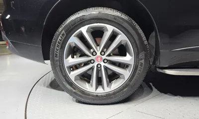 Jaguar F-Pace 2017, 92038 км, за 8270.97 USD
