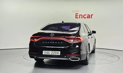 Hyundai Grandeur 2017, 137367 км, за 9189.97 USD
