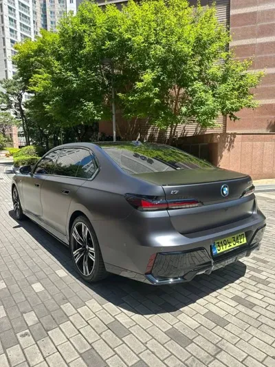 BMW i7 2024, 6500 км, за 110749.24 USD