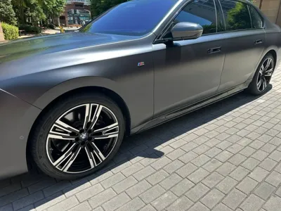 BMW i7 2024, 6500 км, за 110749.24 USD