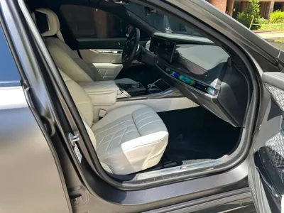 BMW i7 2024, 6500 км, за 110749.24 USD - фото 11