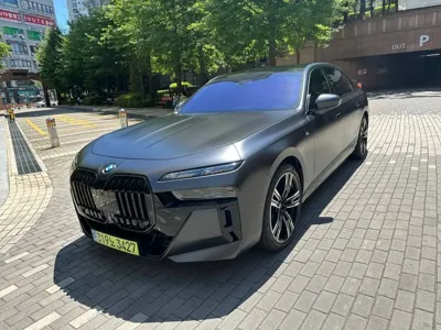 BMW i7 2024, 6500 км, за 110749.24 USD - фото 18