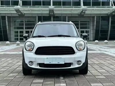 MINI Mini Countryman 2014, 120000 км, за 5516.92 USD