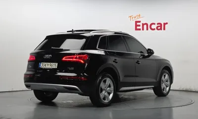 Audi Q5 2020, 48612 км, за 23565.71 USD