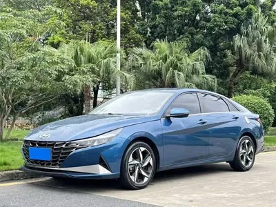 Hyundai Elantra · 2021 год