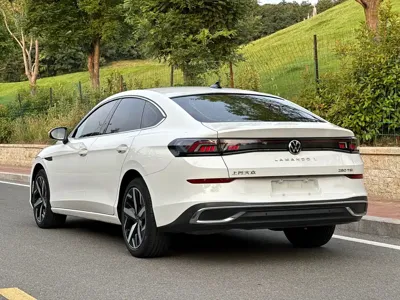 Volkswagen Lamando 2023, 30000 км, за 17504.29 USD