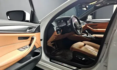 BMW 5-Series 2023, 24506 км, за 65437.72 USD - фото 12