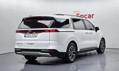Kia Canival 2021, 133693 км, за 12119.2 USD