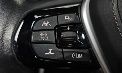 BMW 5-Series 2018, 18989 км, за 20822.33 USD - фото 32