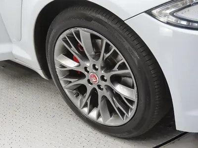 Jaguar XF 2015, 108094 км, за 3610.35 USD