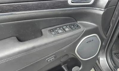Jeep Cherokee 2021, 51135 км, за 17517.2 USD - фото 28