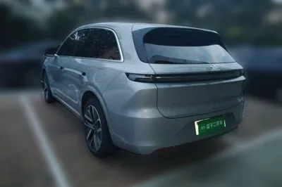 Li Auto L6