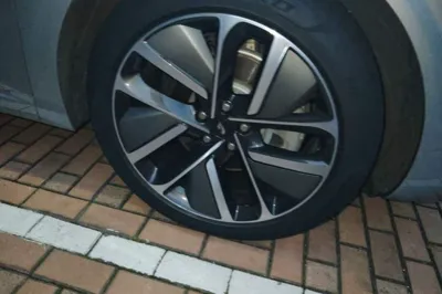 Li Auto L6