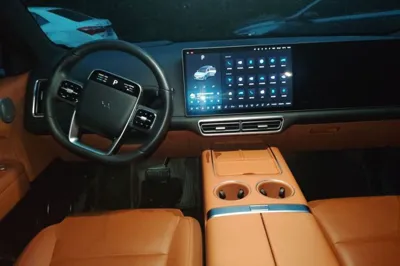 Li Auto L6