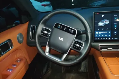 Li Auto L6