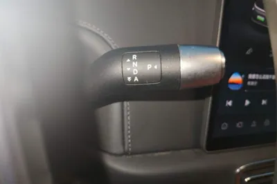 Li Auto L6
