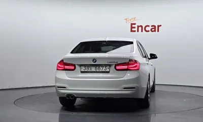 BMW 3-Series 2018, 103034 км, за 10026.06 USD
