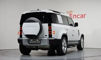 Land Rover Defender 2023, 35711 км, за 54397.42 USD