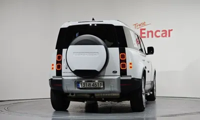 Land Rover Defender 2023, 35711 км, за 54397.42 USD