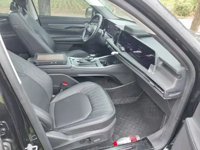 Ford Edge 2025, 27200 км, за 23913.69 USD - фото 25