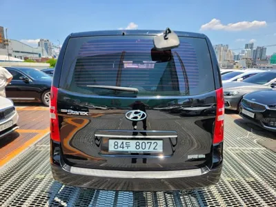Hyundai Starex 2017, 232751 км, за 3610.35 USD