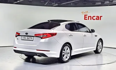Kia K5 2011, 171900 км, за 2214.98 USD