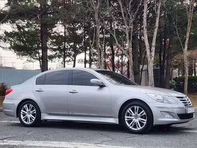 Hyundai Genesis 2012, 136000 км, за 3120.33 USD