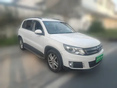 Volkswagen Tiguan 2015, 111400 км, за 5929 USD