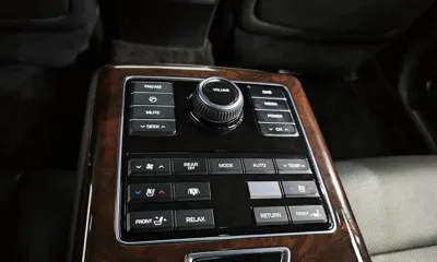 Hyundai Equus 2013, 143586 км, за 5894.03 USD - фото 18