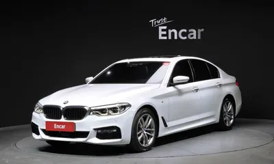 BMW 5-Series · 2017 год