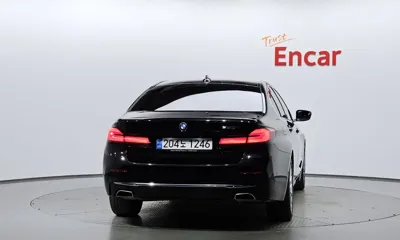 BMW 5-Series 2022, 62129 км, за 20672.16 USD