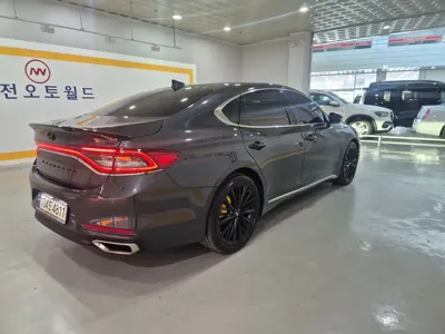 Hyundai Grandeur 2017, 163897 км, за 7687.3 USD
