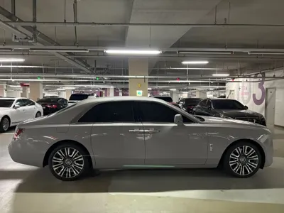 Rolls-Royce Ghost 2022, 13500 км, за 266068.41 USD