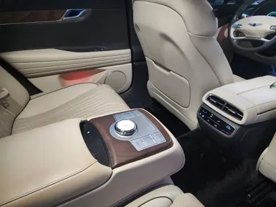 Genesis G80 2024, 30000 км, за 13082.26 USD - фото 9
