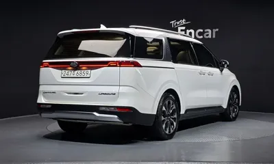 Kia Canival 2021, 63491 км, за 20198.66 USD