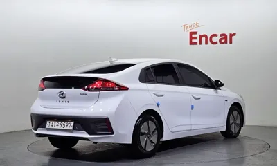 Hyundai Ioniq 2020, 29877 км, за 11816.86 USD