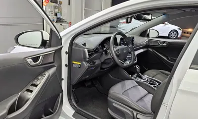 Hyundai Ioniq 2020, 29877 км, за 11816.86 USD - фото 10
