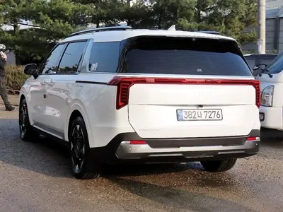 Kia Canival 2025, 28300 км, за 27627.89 USD