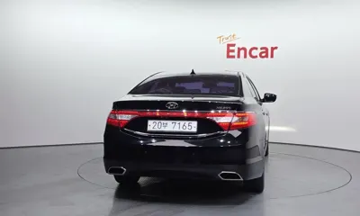 Hyundai Grandeur 2015, 217667 км, за 3237.53 USD