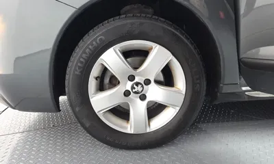 Peugeot 3008 2014, 131230 км, за 2181.39 USD