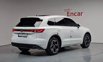 Volkswagen Touareg 2024, 29300 км, за 46513.18 USD