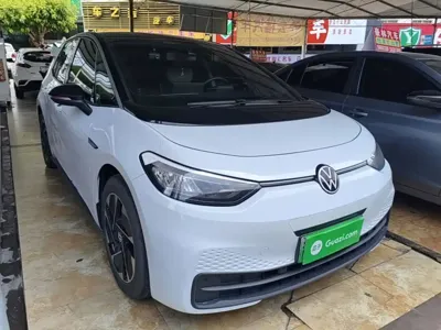 Volkswagen ID.3 2023, 41200 км, за 10873.83 USD