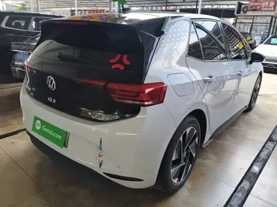 Volkswagen ID.3 2023, 41200 км, за 10873.83 USD - фото 7