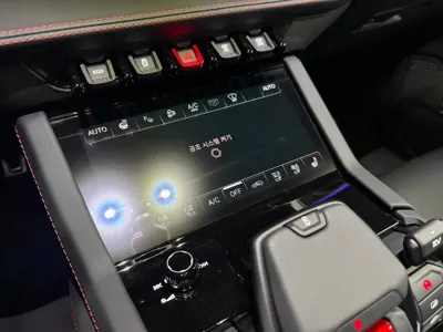 Lamborghini Urus 2025, 44 км, за 305238.29 USD - фото 11
