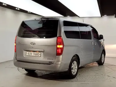 Hyundai Starex 2012, 158000 км, за 3078.64 USD