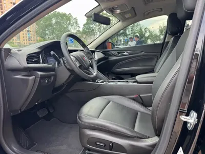 Buick Regal 2023, 31800 км, за 11068.14 USD
