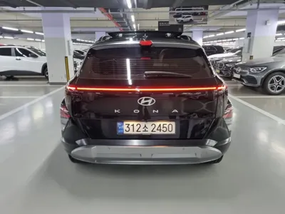 Hyundai Kona 2023, 23563 км, за 17841.1 USD