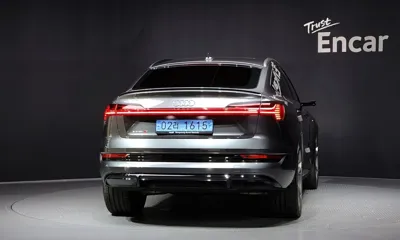 Audi e-tron 2023, 5134 км, за 51228.3 USD