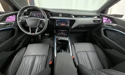 Audi e-tron 2023, 5134 км, за 51228.3 USD - фото 7